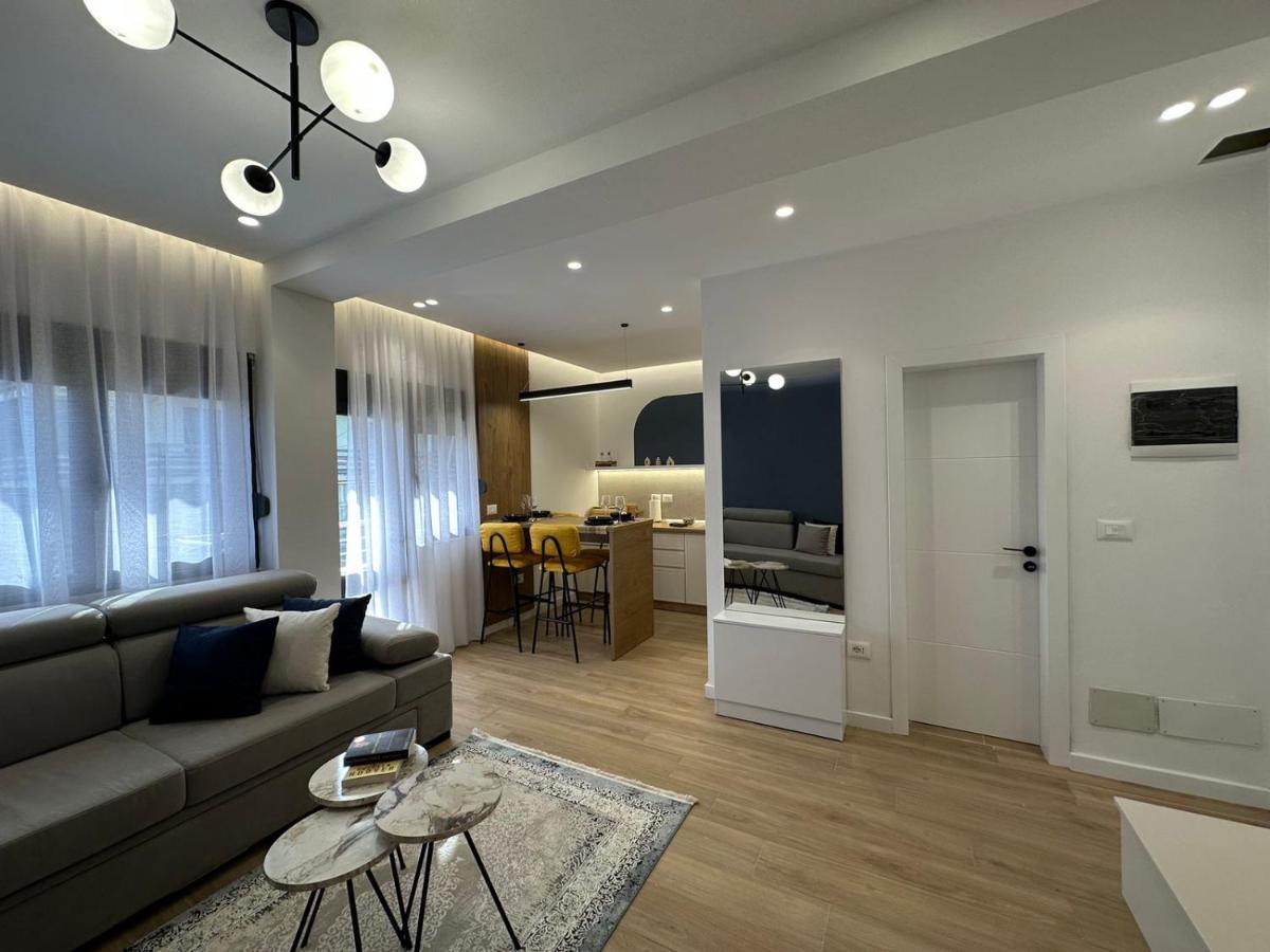 Luxurious Seaside Apartment Durres Exterior photo